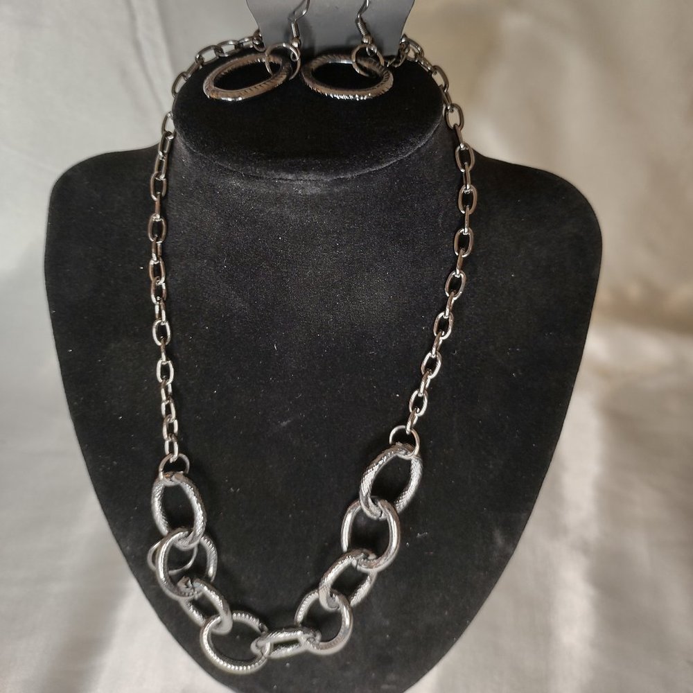 Paparazzi Necklace set